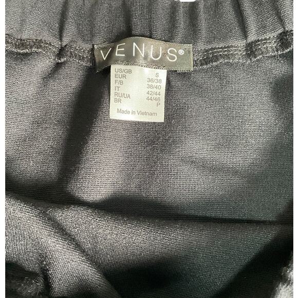 Venus Off Shoulder Top Small Black White Long Sleeve Colorblock NWOT Chic - Picture 10 of 11